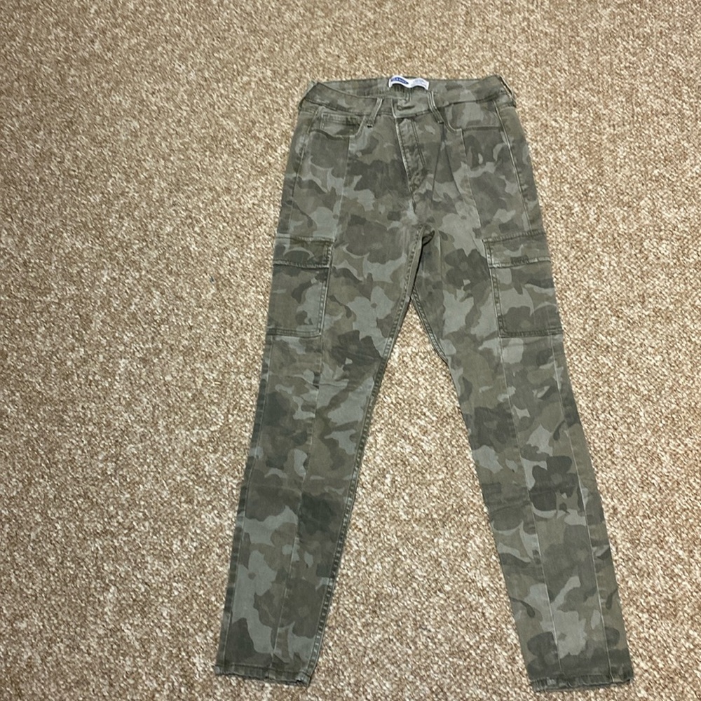 Old Navy camo cargo  jeans